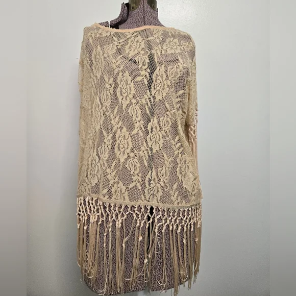 Staring at Stars Bohemian Style Tan Floral Lace Fringe Trim Blouse Top SZ Large - Picture 1 of 5